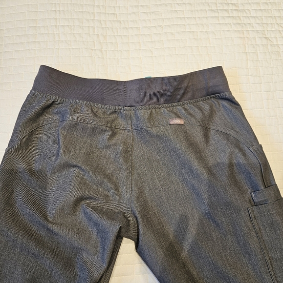 FIGS Kade Cargo Scrub Pants Womens Size Small Gray Teal Drawstring EUC - Picture 5 of 8